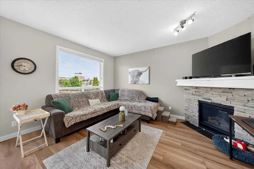 251 Hillcrest Circle SW Airdrie AB T4B0Y6