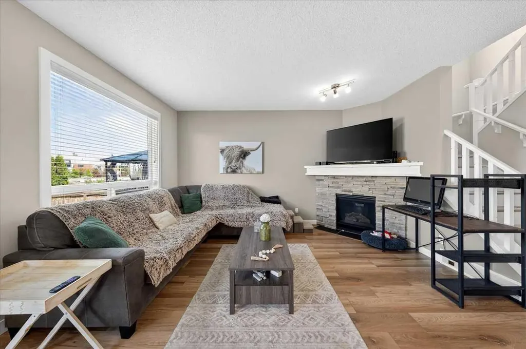 251 Hillcrest Circle SW Airdrie AB T4B0Y6