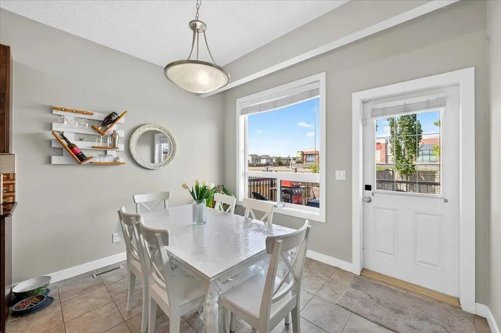 251 Hillcrest Circle SW Airdrie AB T4B0Y6