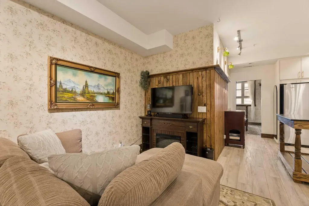 1719 9a Street SW Calgary AB T2T 6S3