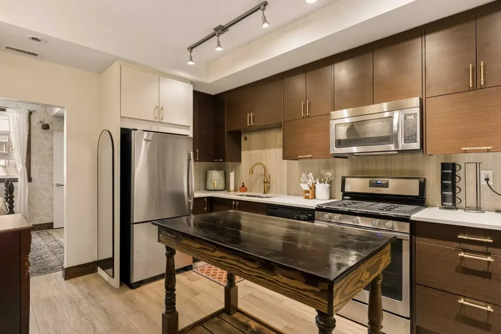 1719 9a Street SW Calgary AB T2T 6S3