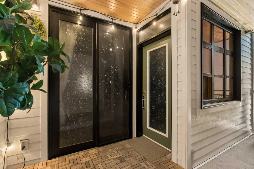 1719 9a Street SW Calgary AB T2T 6S3
