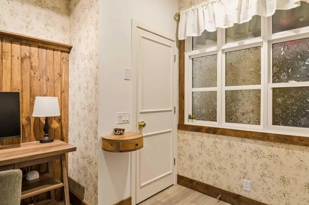 1719 9a Street SW Calgary AB T2T 6S3