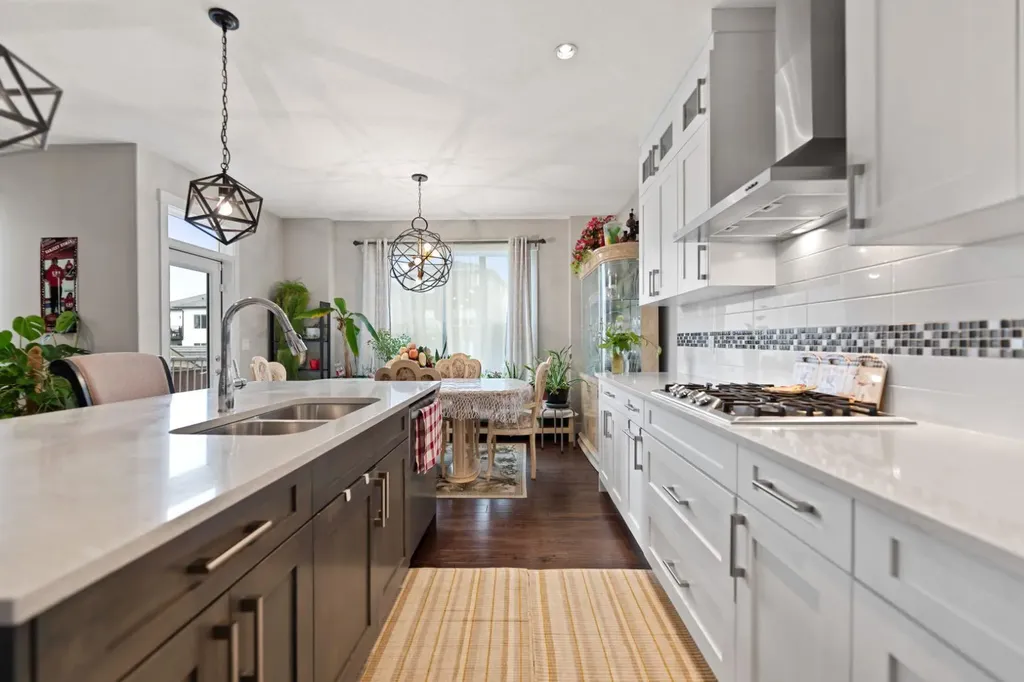 1402 Price Road Carstairs AB T0M 0N0