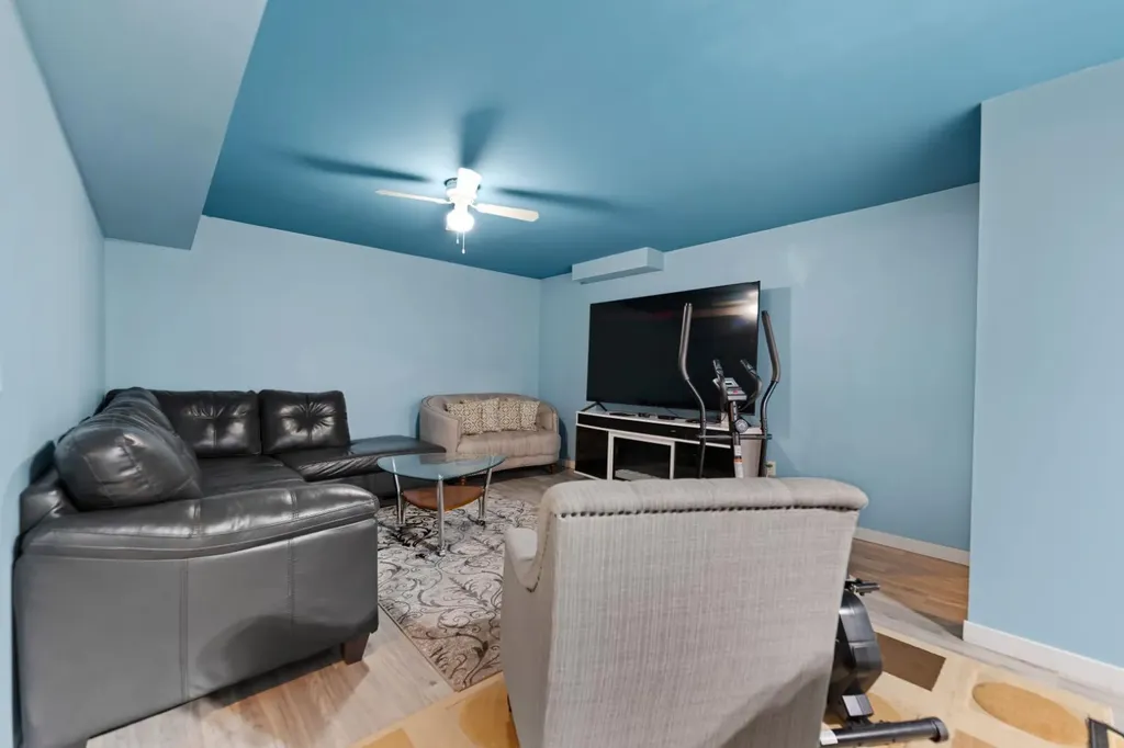 1402 Price Road Carstairs AB T0M 0N0