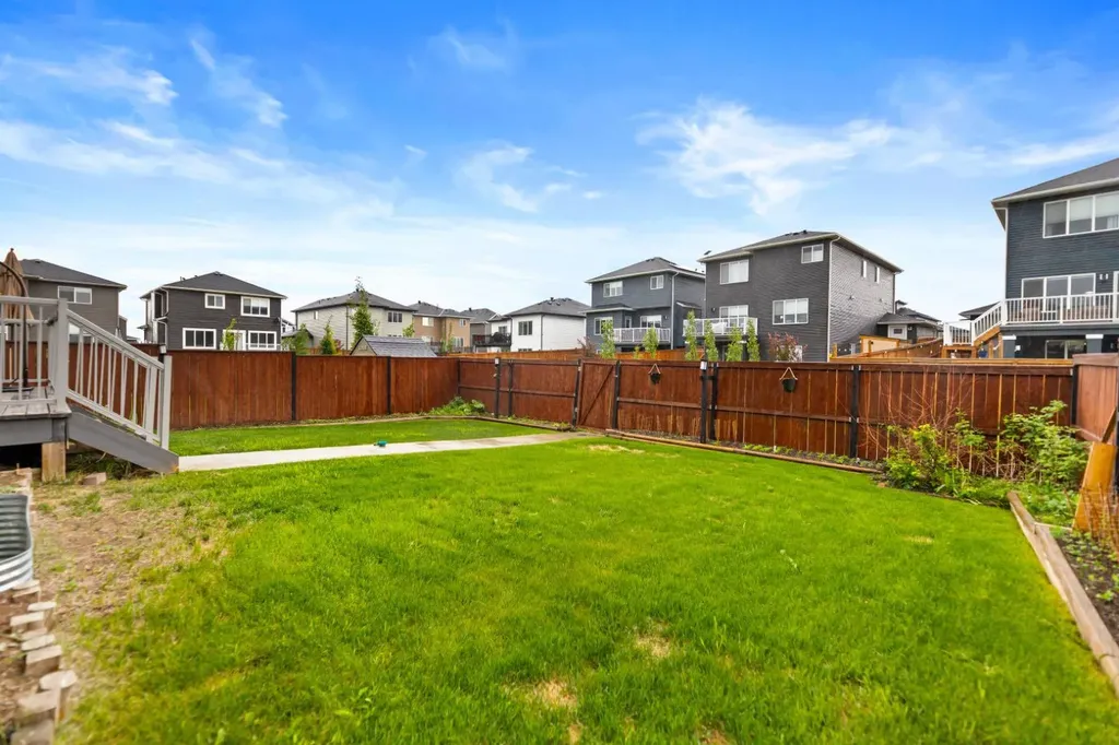 1402 Price Road Carstairs AB T0M 0N0