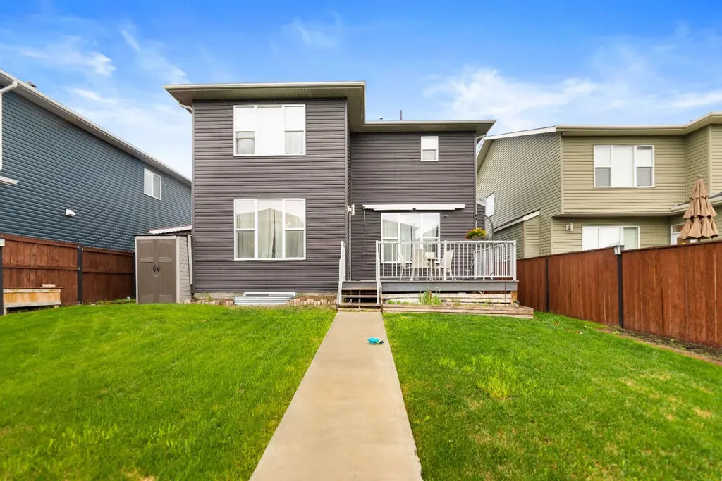 1402 Price Road Carstairs AB T0M 0N0