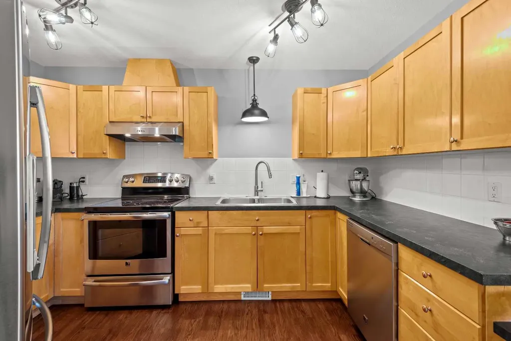 229 3 Avenue NE Three Hills AB T0M 2A0