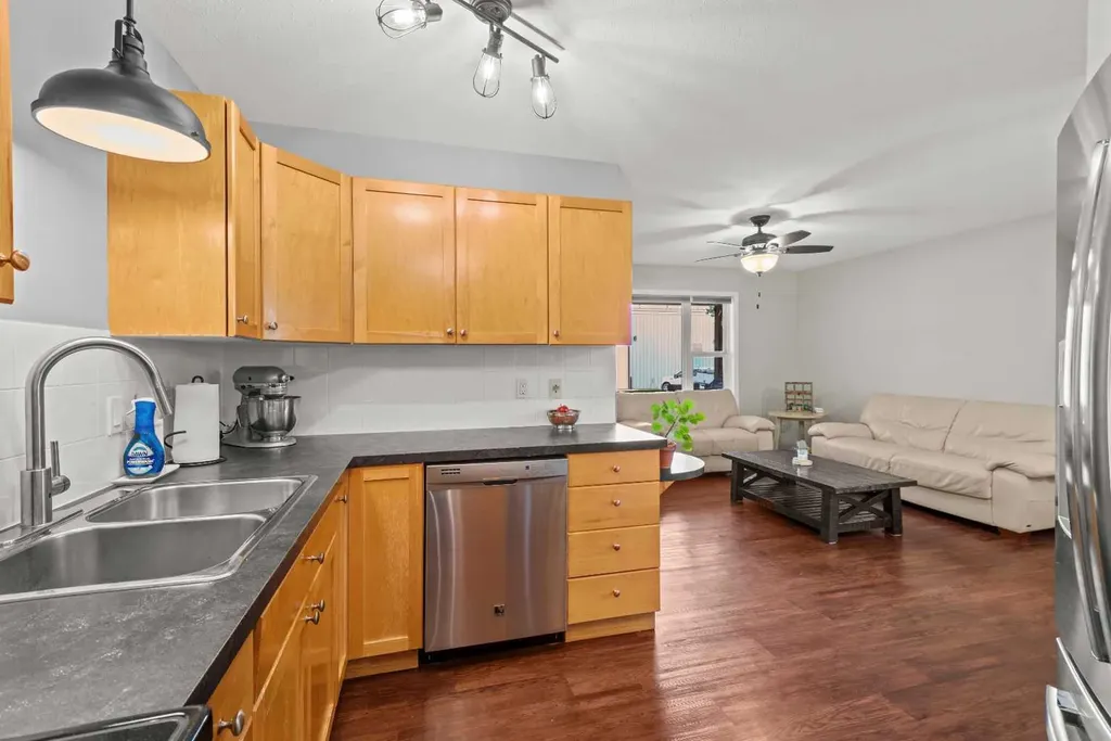 229 3 Avenue NE Three Hills AB T0M 2A0