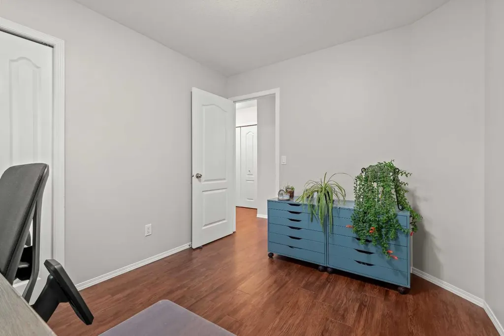229 3 Avenue NE Three Hills AB T0M 2A0