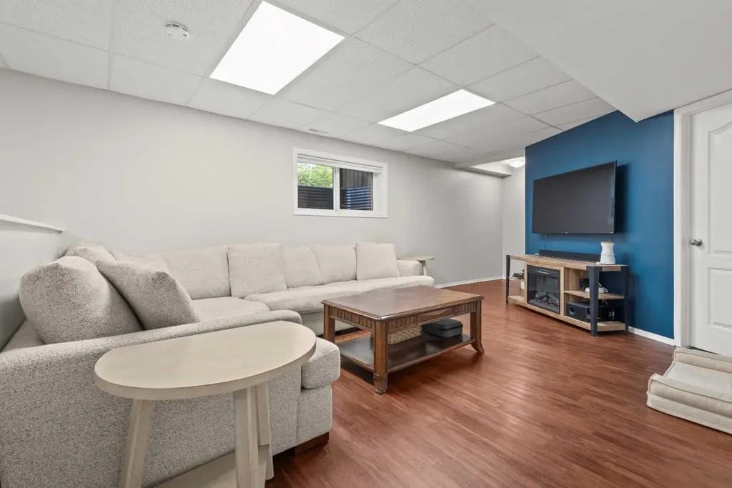 229 3 Avenue NE Three Hills AB T0M 2A0
