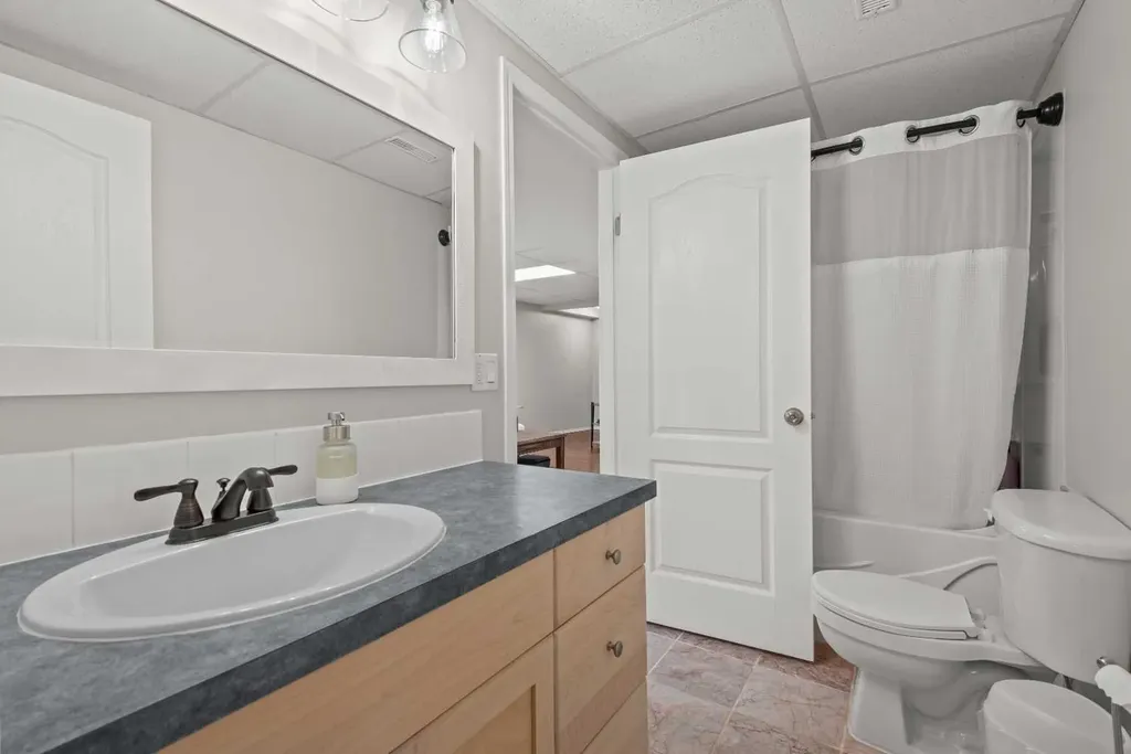 229 3 Avenue NE Three Hills AB T0M 2A0