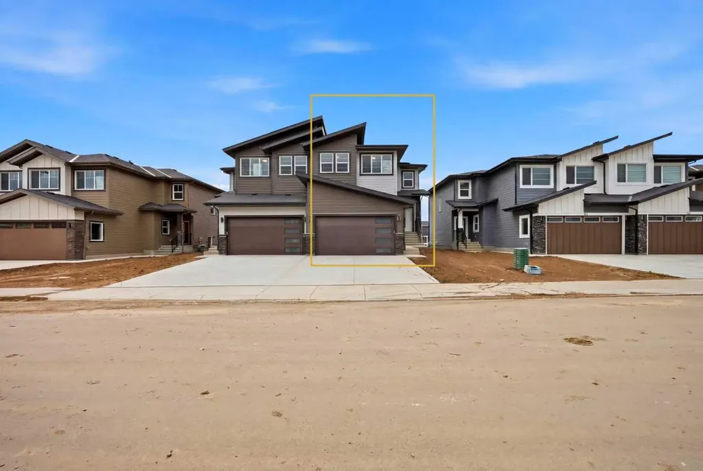 30 Waterford Mews Chestermere AB T1X 3B4