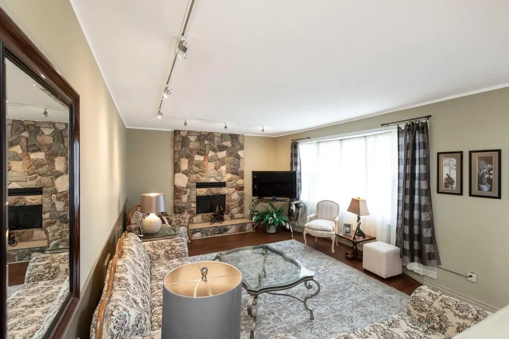 5015 35 Street Innisfail AB T4G 1H5