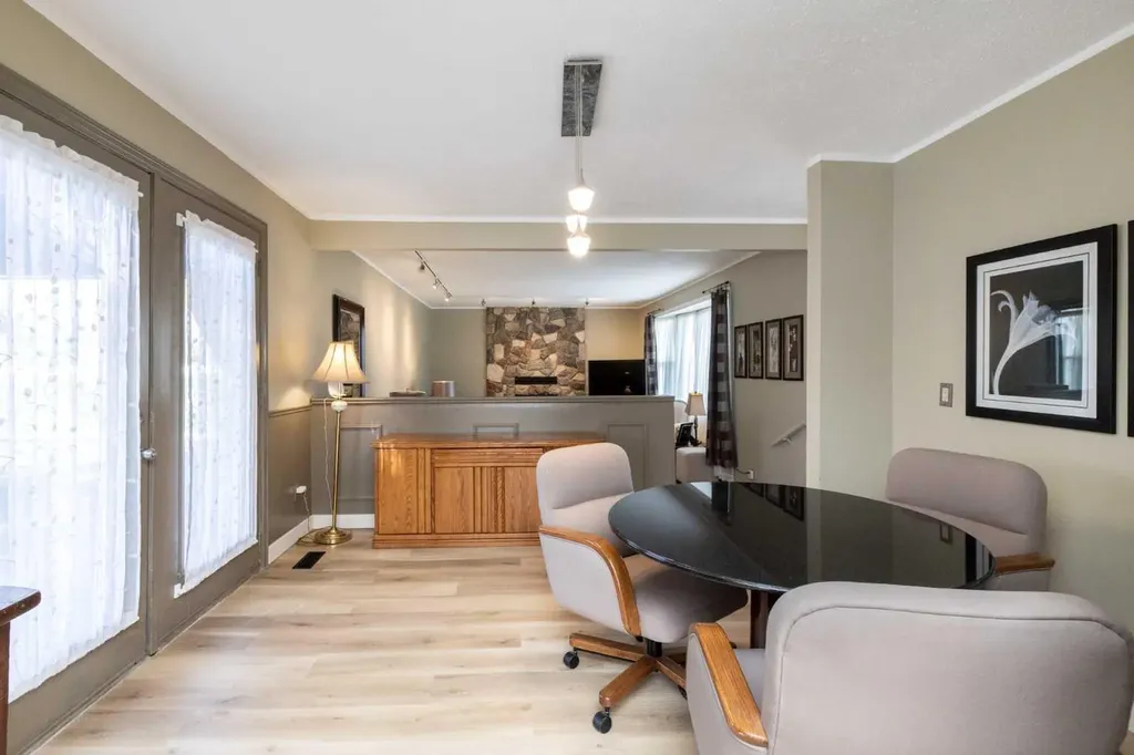 5015 35 Street Innisfail AB T4G 1H5
