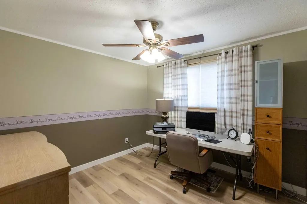 5015 35 Street Innisfail AB T4G 1H5