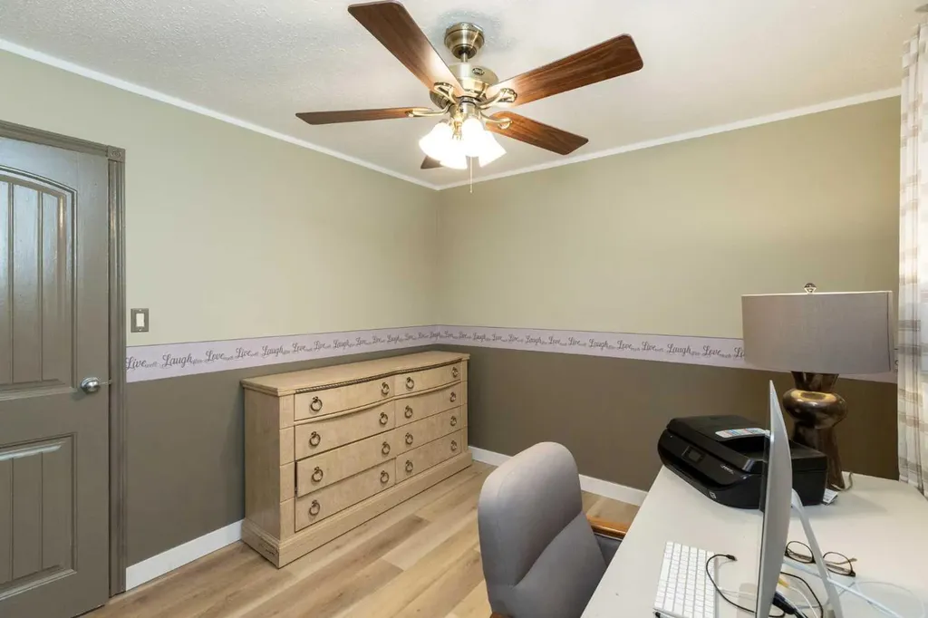 5015 35 Street Innisfail AB T4G 1H5