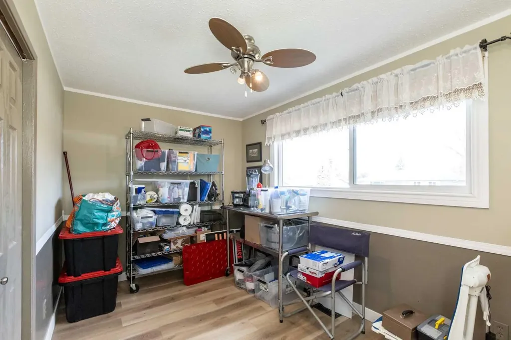 5015 35 Street Innisfail AB T4G 1H5