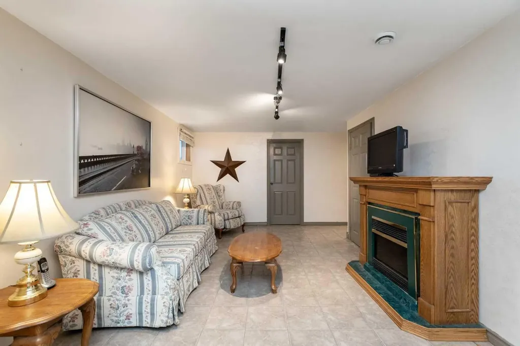 5015 35 Street Innisfail AB T4G 1H5