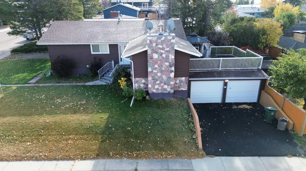 5015 35 Street Innisfail AB T4G 1H5