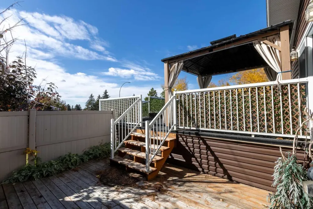 5015 35 Street Innisfail AB T4G 1H5