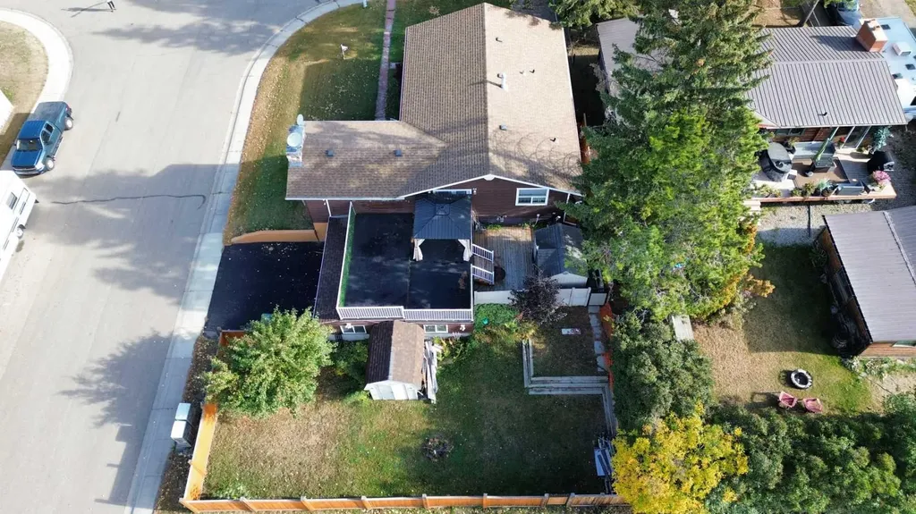 5015 35 Street Innisfail AB T4G 1H5