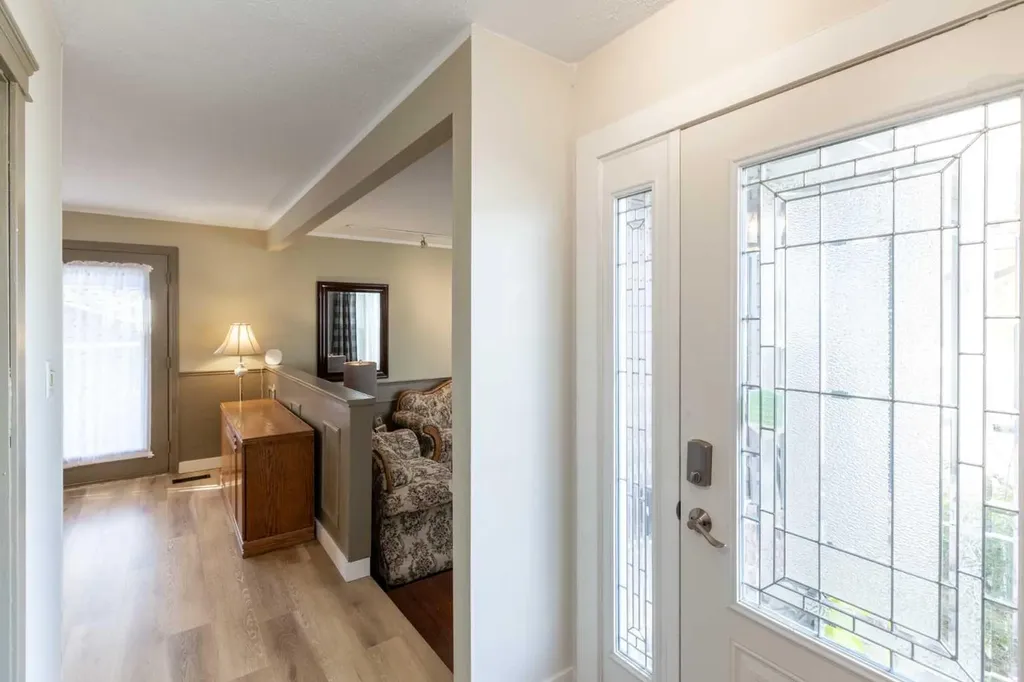 5015 35 Street Innisfail AB T4G 1H5