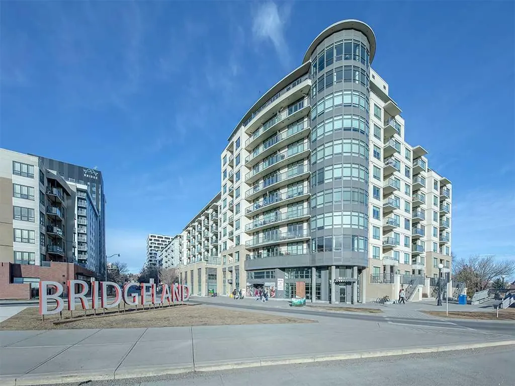 38 9 Street NE Calgary AB T2E7X9