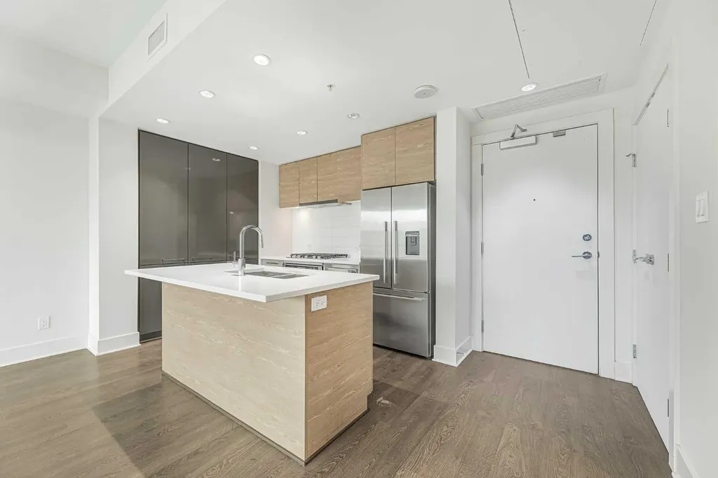 38 9 Street NE Calgary AB T2E7X9