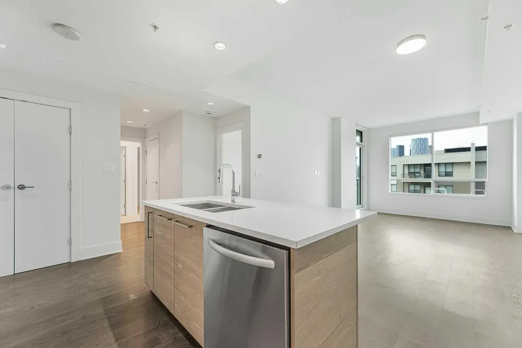 38 9 Street NE Calgary AB T2E7X9