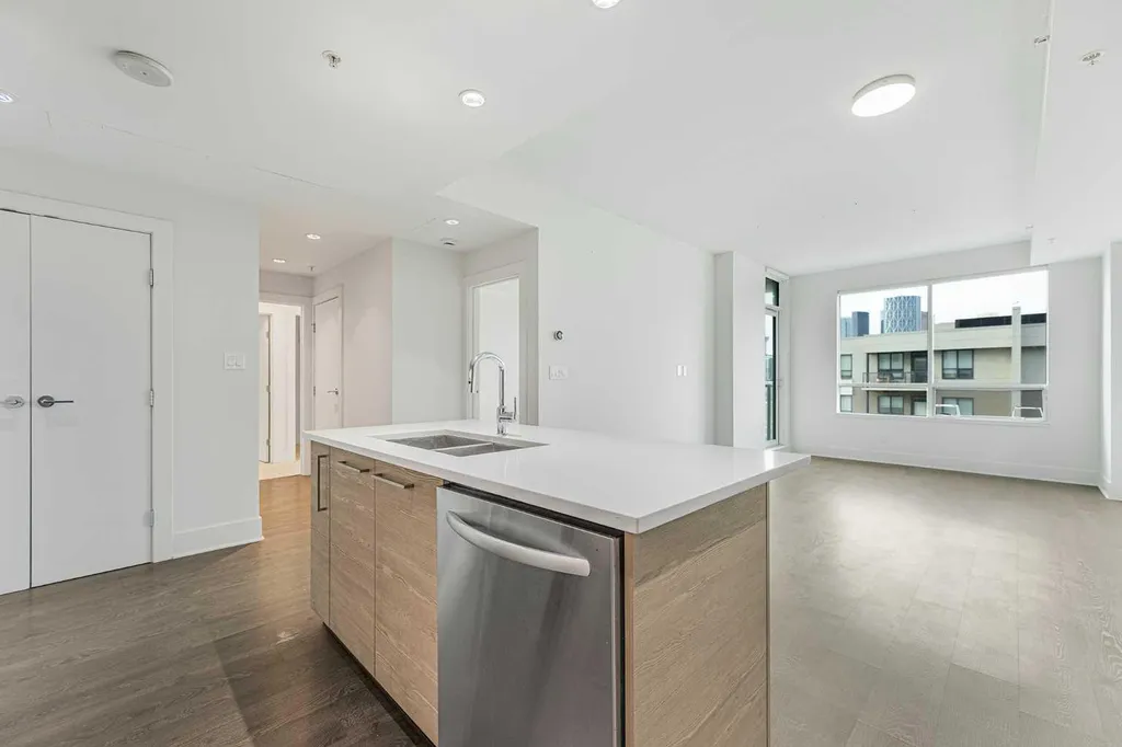 38 9 Street NE Calgary AB T2E7X9