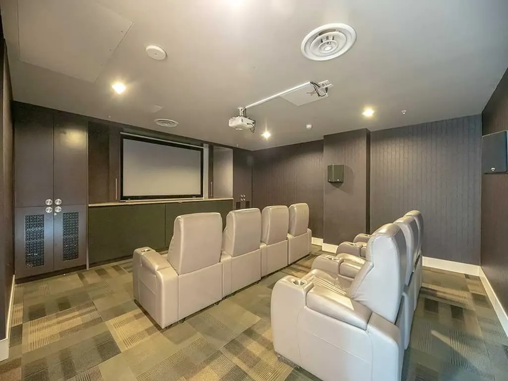 38 9 Street NE Calgary AB T2E7X9