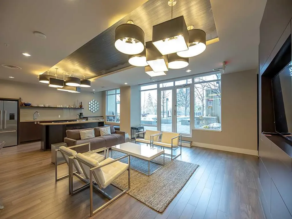 38 9 Street NE Calgary AB T2E7X9