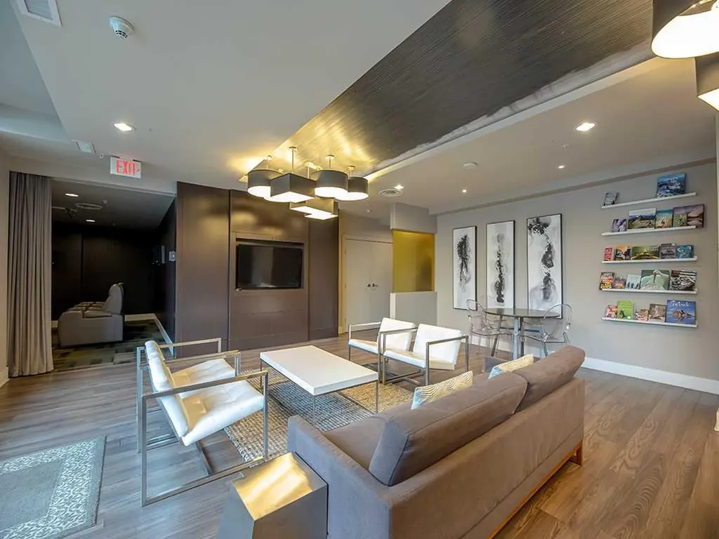 38 9 Street NE Calgary AB T2E7X9