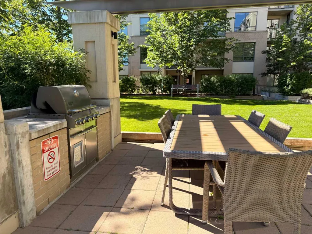 38 9 Street NE Calgary AB T2E7X9