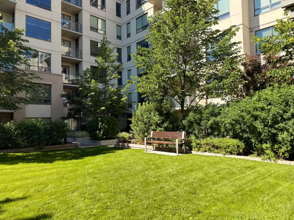 38 9 Street NE Calgary AB T2E7X9