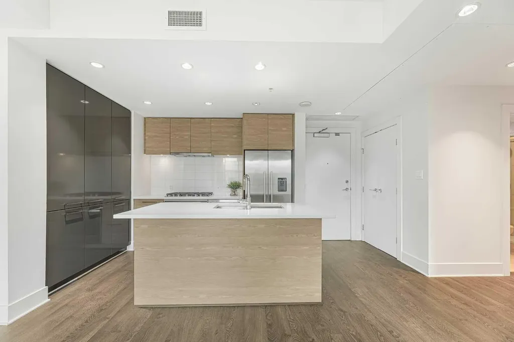 38 9 Street NE Calgary AB T2E7X9