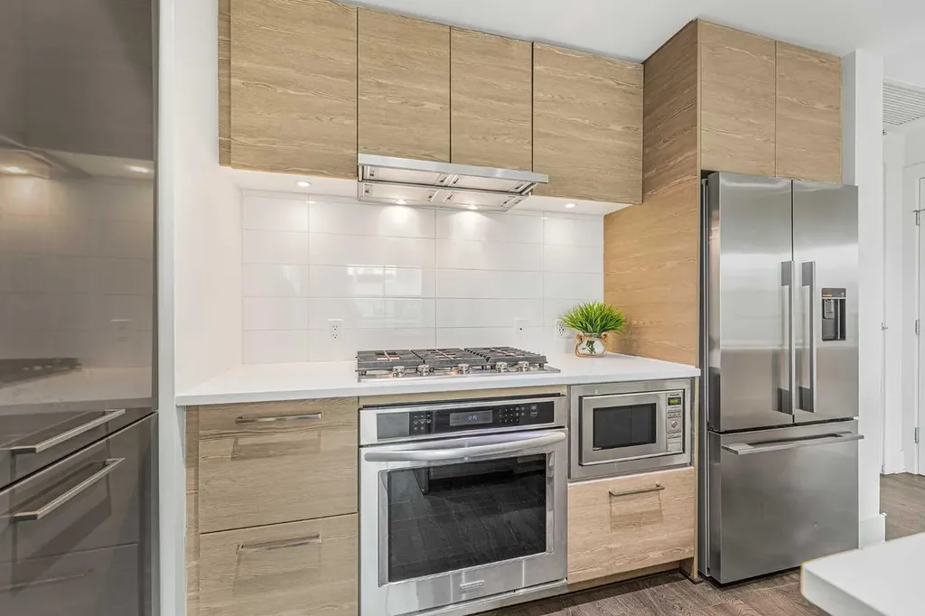 38 9 Street NE Calgary AB T2E7X9