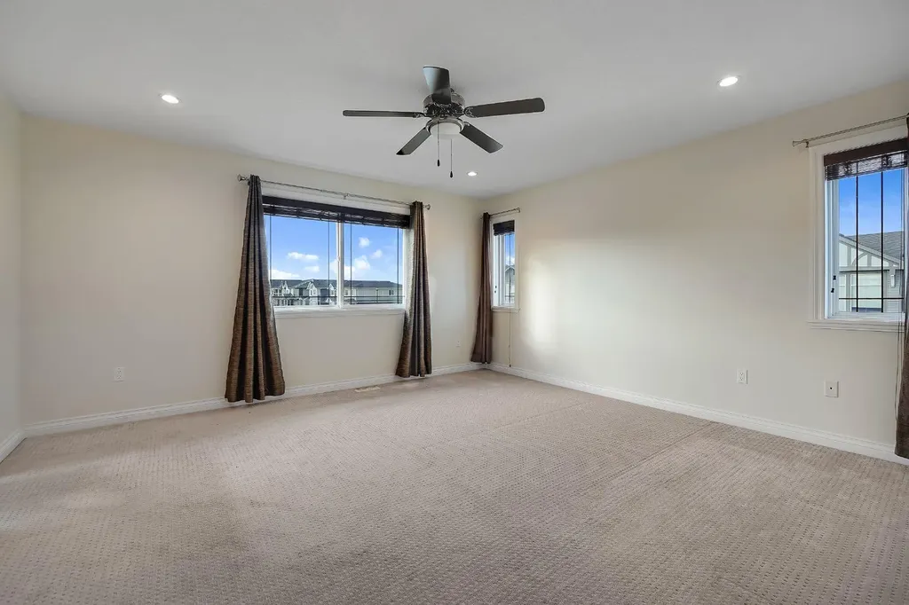 40 Baywater Court SW Airdrie AB T4B 0A8