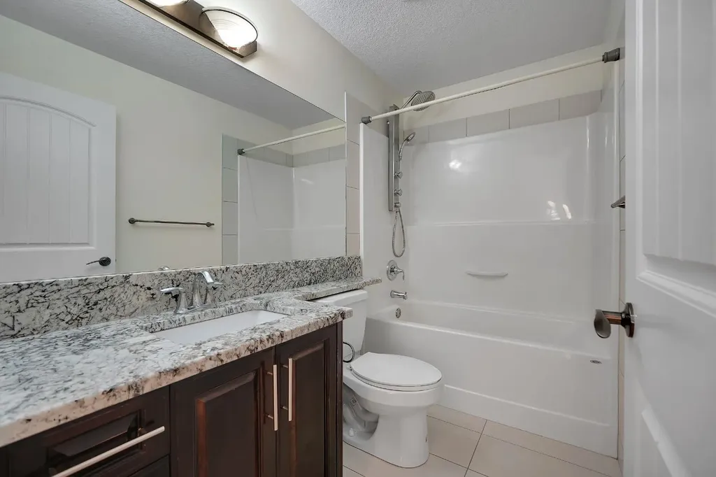 40 Baywater Court SW Airdrie AB T4B 0A8