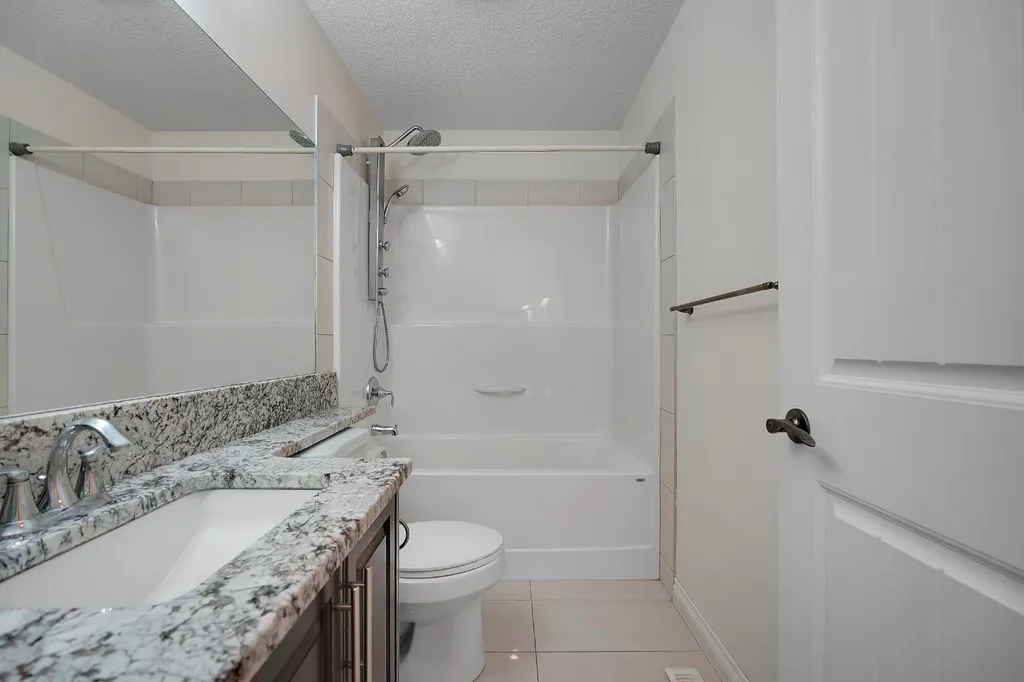 40 Baywater Court SW Airdrie AB T4B 0A8