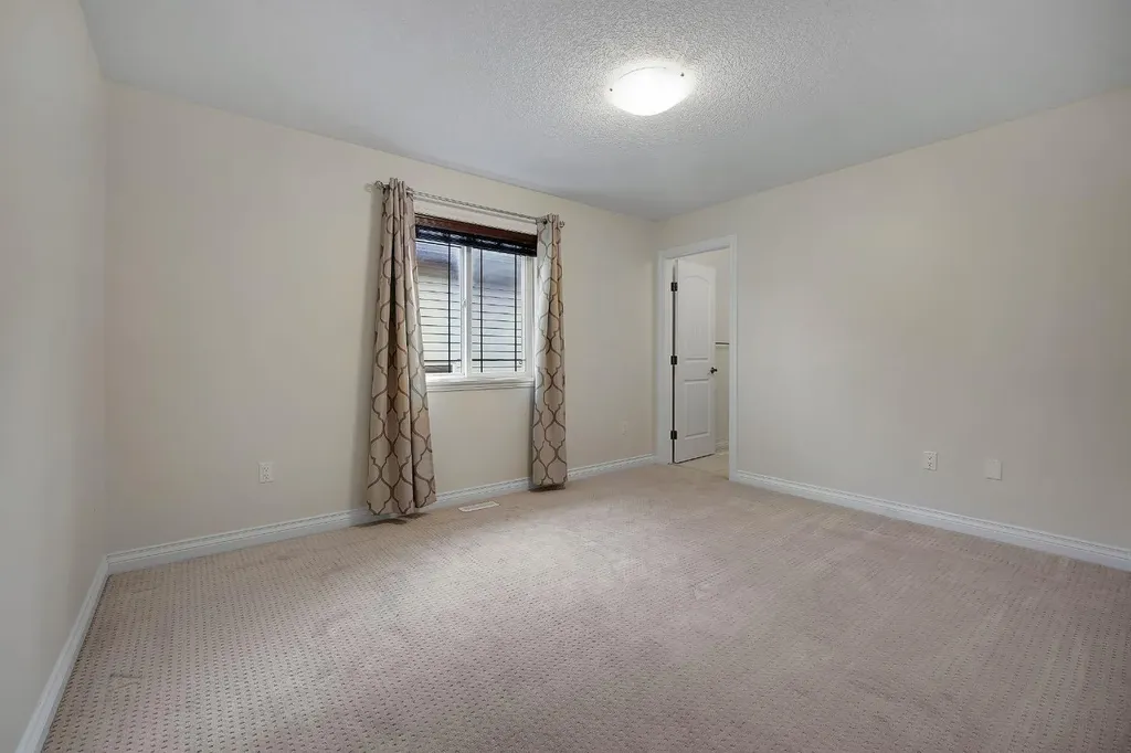40 Baywater Court SW Airdrie AB T4B 0A8