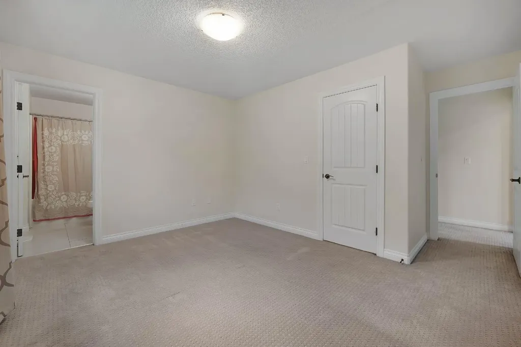 40 Baywater Court SW Airdrie AB T4B 0A8