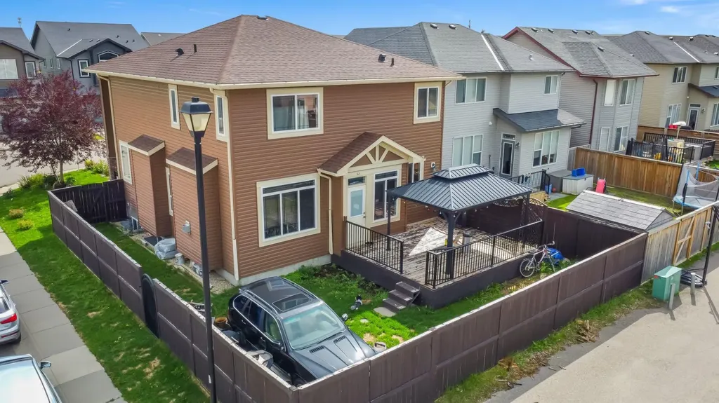 40 Baywater Court SW Airdrie AB T4B 0A8