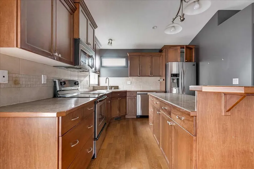 114 Jenner Crescent Red Deer AB T4P 0E4