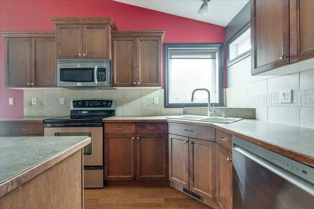 114 Jenner Crescent Red Deer AB T4P 0E4