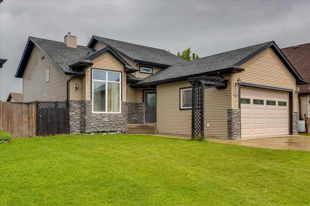 114 Jenner Crescent Red Deer AB T4P 0E4