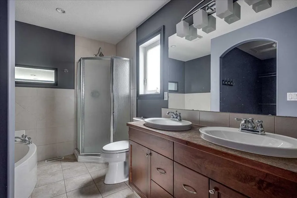 114 Jenner Crescent Red Deer AB T4P 0E4