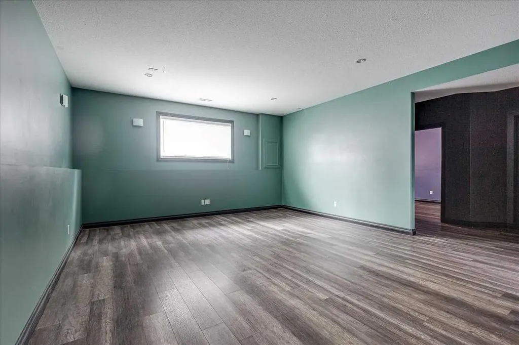 114 Jenner Crescent Red Deer AB T4P 0E4