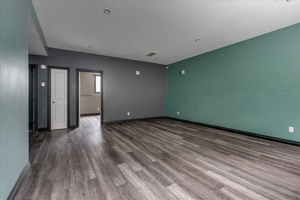 114 Jenner Crescent Red Deer AB T4P 0E4
